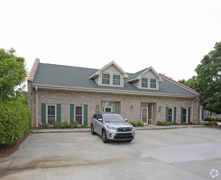 1500-1502 Orchard Lake Dr, Charlotte, NC à louer - Photo de l’immeuble – Image 2 sur 11