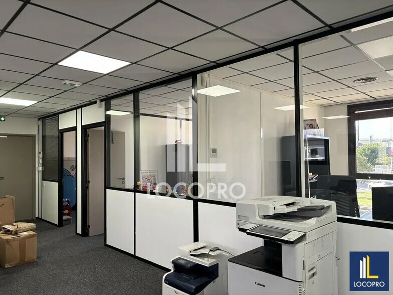 Bureau dans Aix-en-Provence à louer - Photo de l’immeuble – Image 1 sur 6