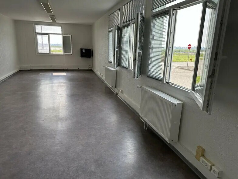 Bureau dans Entzheim à louer - Photo de l’immeuble – Image 2 sur 4