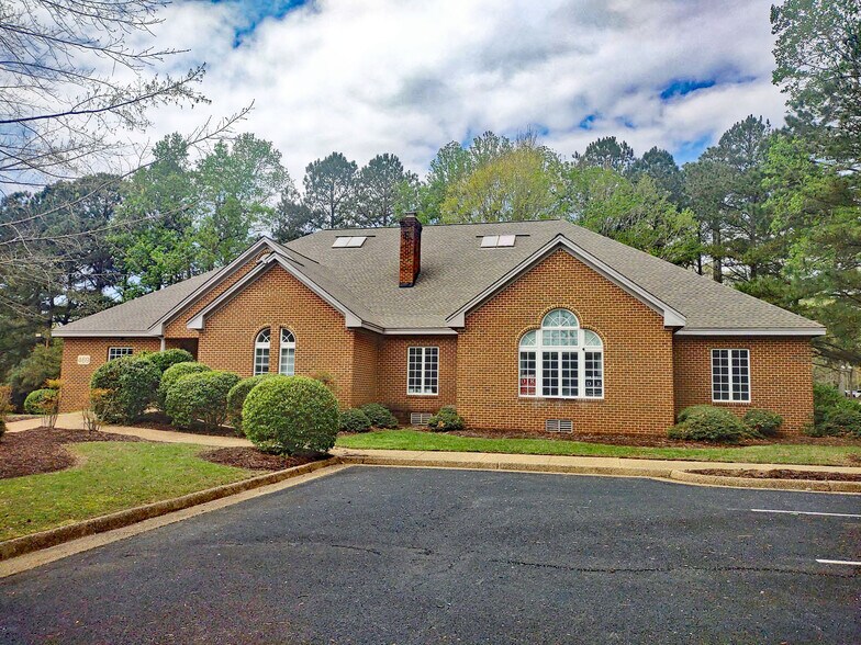 469 McLaws Cir, Williamsburg, VA à vendre - Photo de l’immeuble – Image 2 sur 21