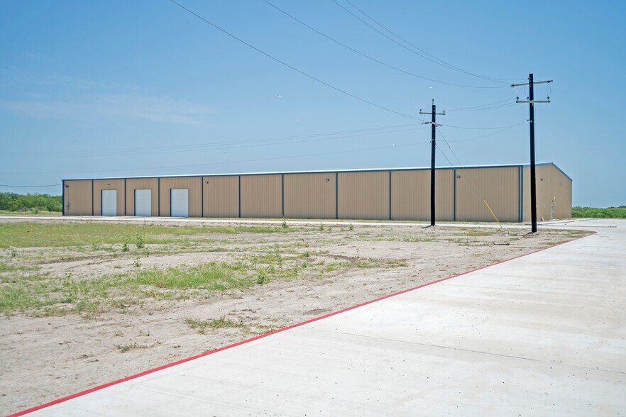 5823 Millineum Drive, Harlingen, TX à louer - Photo principale – Image 1 sur 10