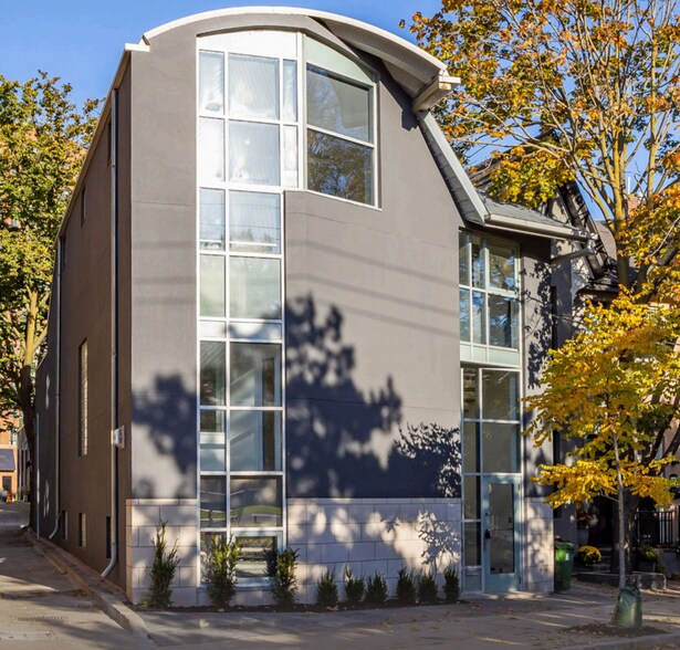 115 Walnut Ave, Toronto, ON à louer - Photo de l’immeuble – Image 2 sur 62