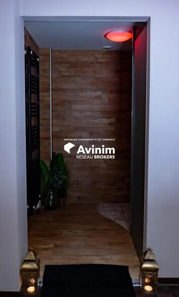 Local commercial dans Voiron à vendre - Photo intérieure – Image 2 sur 12