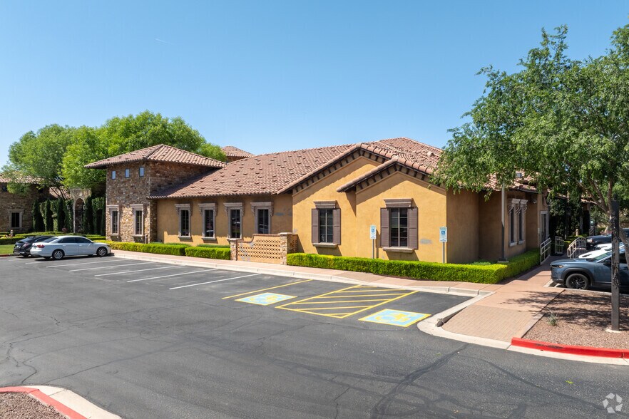 890 W Elliot Rd, Gilbert, AZ à louer - Photo principale – Image 1 sur 32