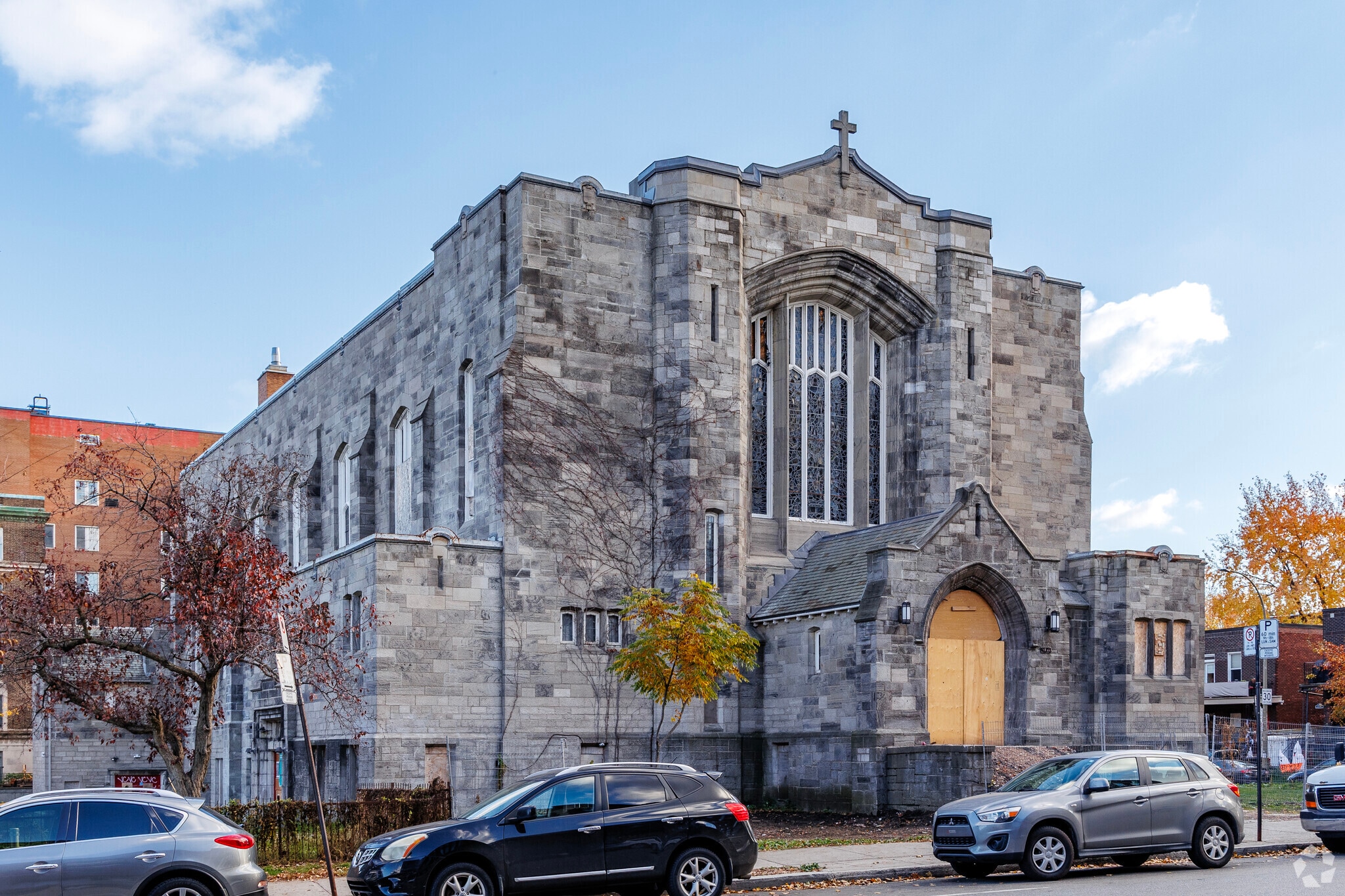 5220 Rue Sherbrooke O, Montréal, QC à vendre Photo principale– Image 1 sur 4