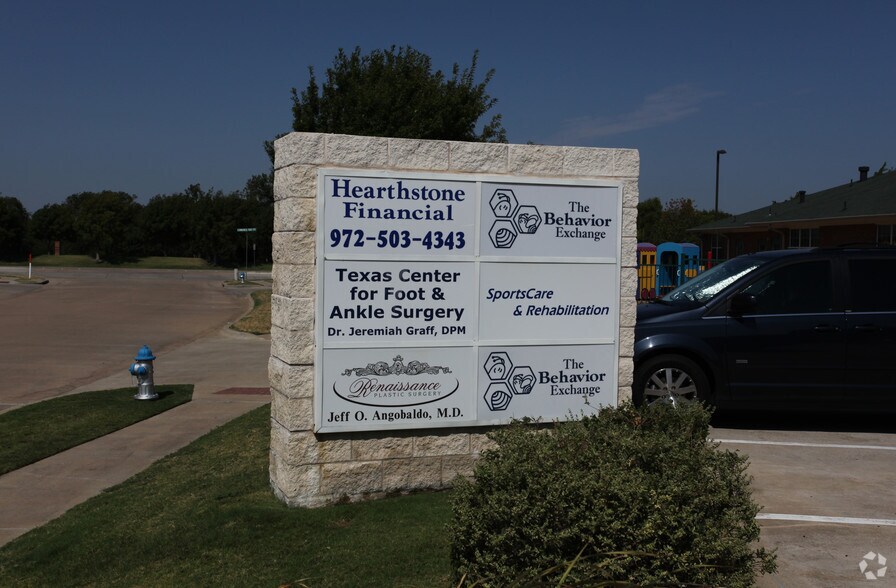 6105 Windcom Ct, Plano, TX à louer - Photo de l’immeuble – Image 3 sur 7