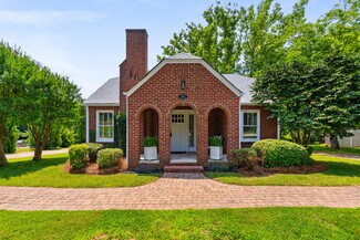 Plus de détails pour 1302 E Rutherford St, Landrum, SC - Local d’activités à vendre
