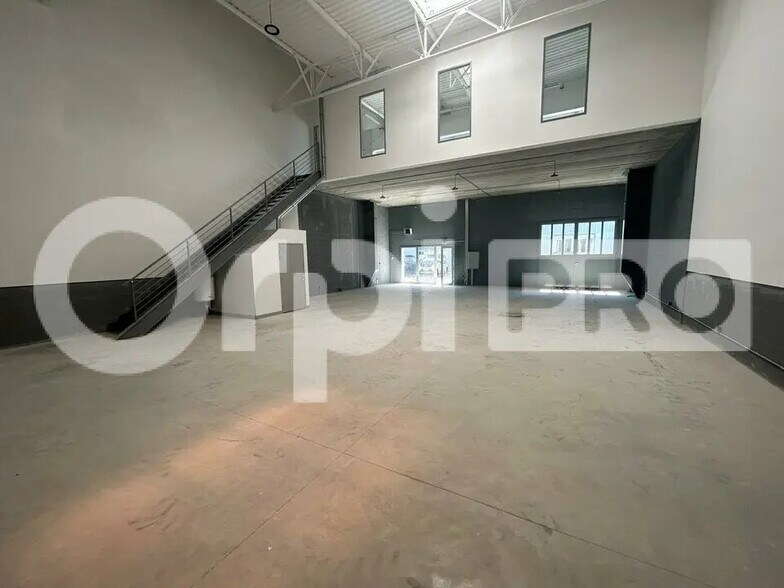 Bureau dans Vaux-le-Pénil à louer - Photo intérieure – Image 1 sur 5