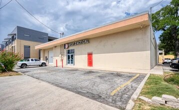 701 S Frio St, San Antonio, TX à louer Photo de l’immeuble– Image 1 sur 2