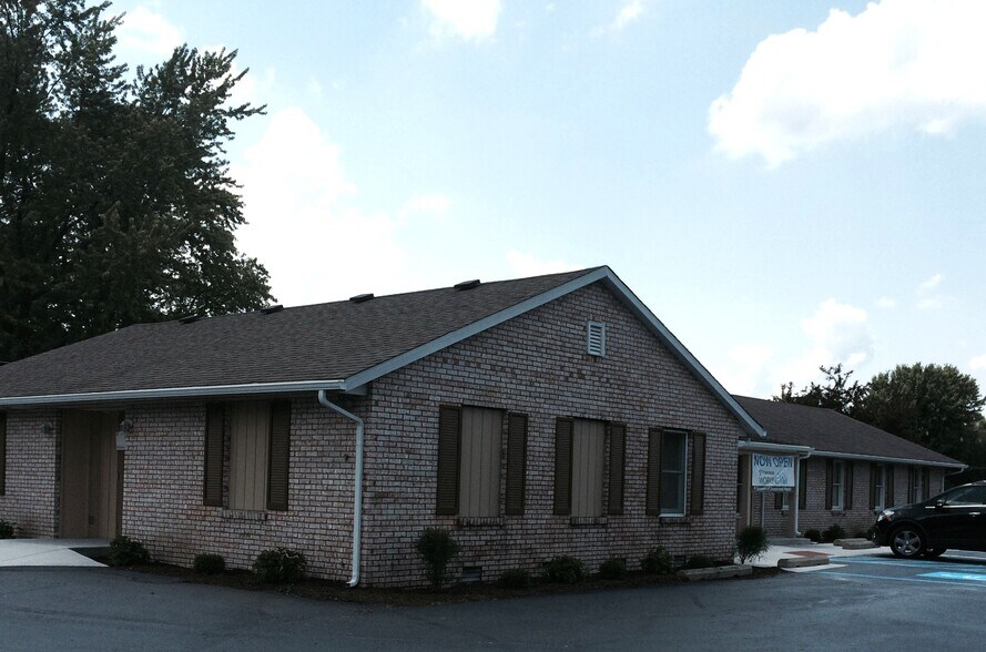 919 E Grace St, Rensselaer, IN à louer - Photo de l’immeuble – Image 2 sur 5
