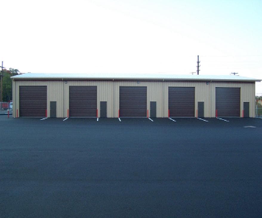 6 Riverside Dr, Ansonia, CT à louer Photo principale– Image 1 sur 2