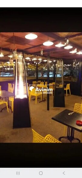 Local commercial dans Port-de-Bouc à louer - Photo intérieure – Image 2 sur 7