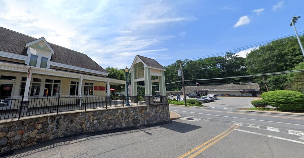 238 Saw Mill River Rd, Millwood, NY à louer - Photo de l’immeuble – Image 3 sur 8