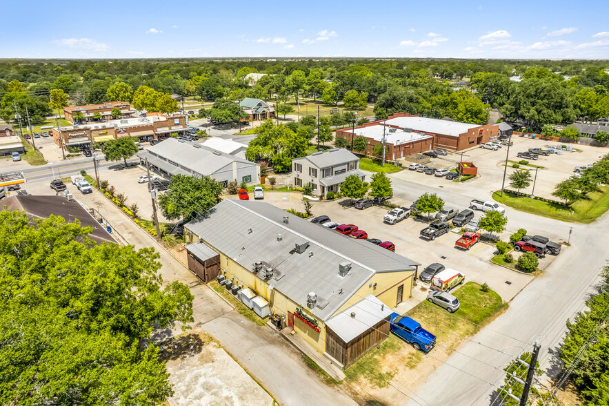 8525 FM 359 Rd S, Fulshear, TX à louer - Photo de l’immeuble – Image 3 sur 20