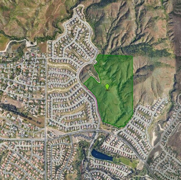 Cloverhill Dr, Highland, CA à vendre - Photo de l’immeuble – Image 2 sur 18