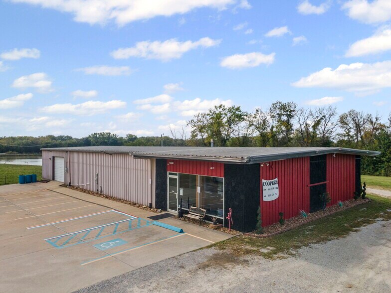 3160 W Arrow St, Marshall, MO à vendre - Photo de l’immeuble – Image 3 sur 51