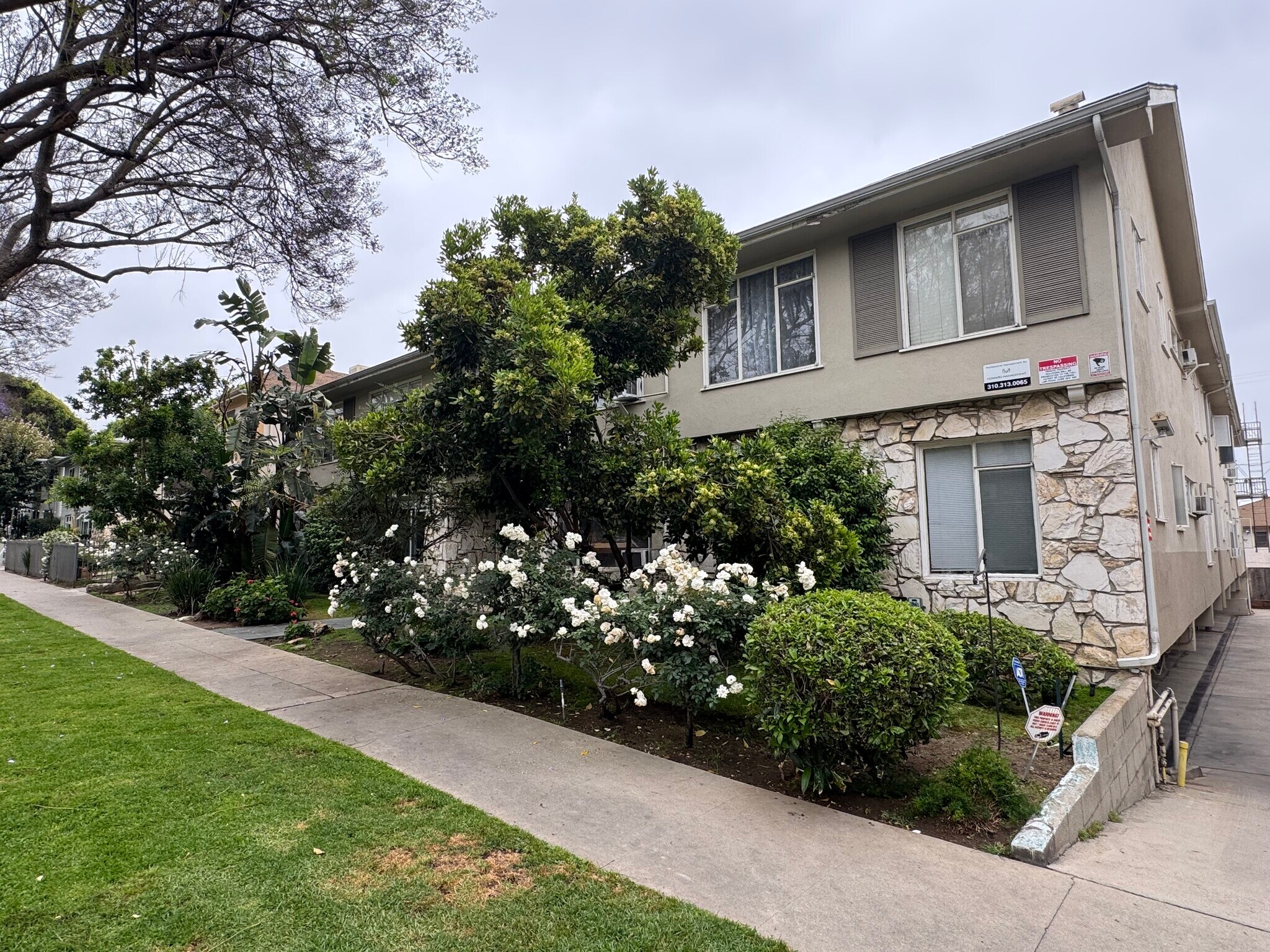 8218 De Longpre Ave, West Hollywood, CA à vendre Photo principale– Image 1 sur 18