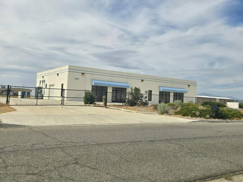 9711-10101 Yucca Rd, Adelanto, CA à vendre - Photo de l’immeuble – Image 1 sur 6