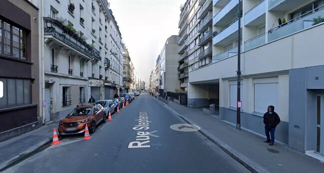 Plus de détails pour Local commercial à louer