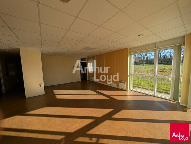 Local d'activités dans Bruz à vendre - Photo intérieure – Image 2 sur 8