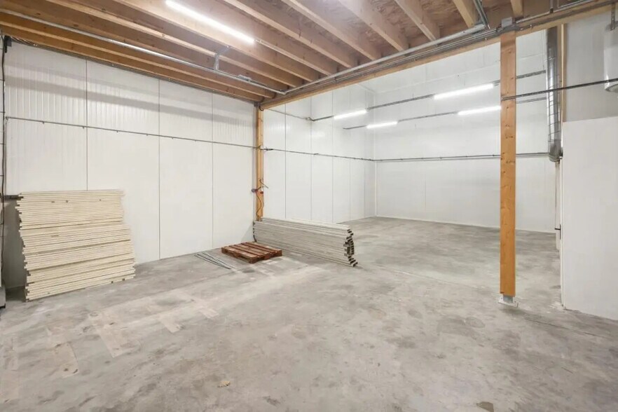 Local d'activités dans Sainte-Consorce à vendre - Photo intérieure – Image 1 sur 4