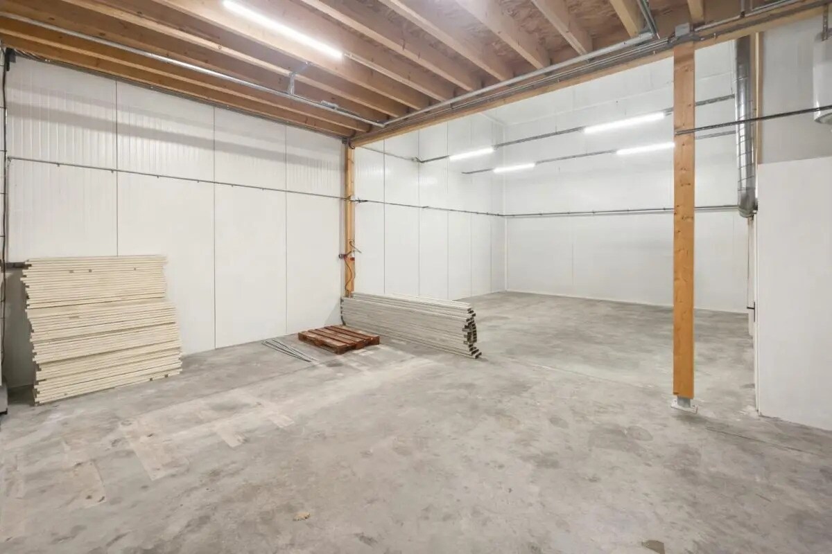 Local d'activités dans Sainte-Consorce à vendre Photo intérieure– Image 1 sur 5