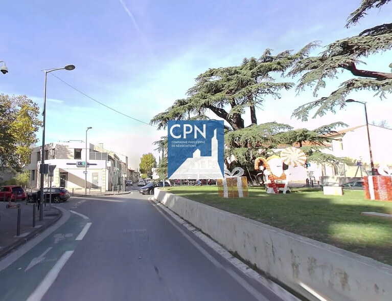 Local commercial dans Marseille à louer - Photo de l’immeuble – Image 1 sur 3