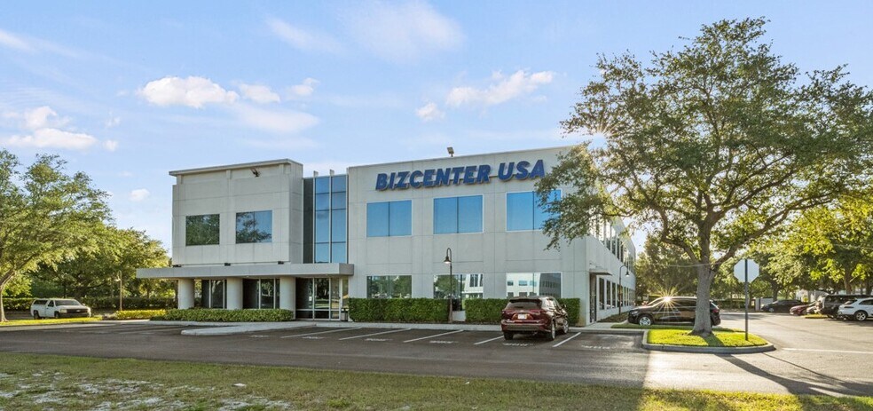6000 Metrowest Blvd, Orlando, FL à louer - Photo de l’immeuble – Image 2 sur 13