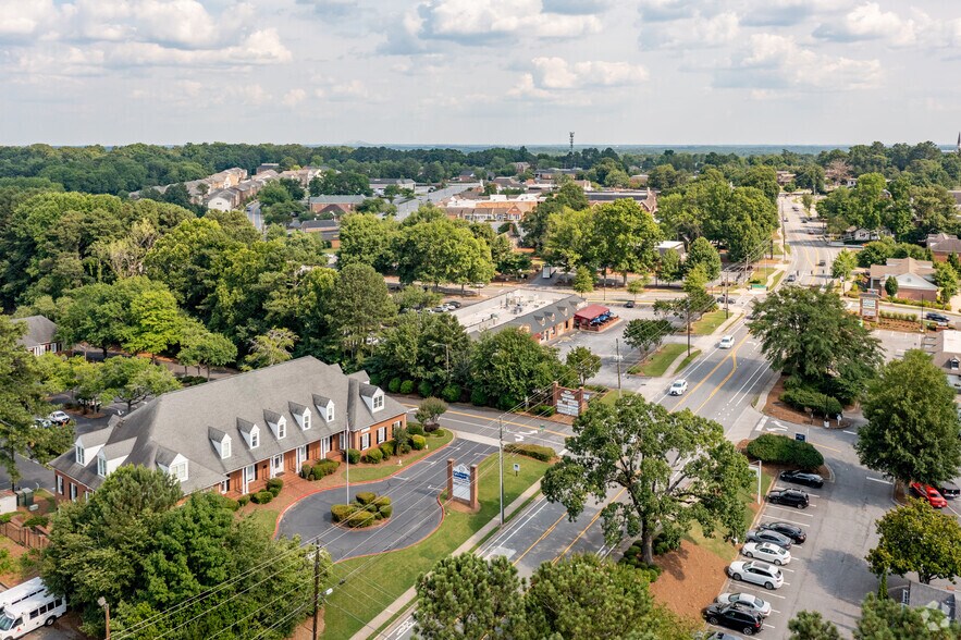 5591 Chamblee Dunwoody Rd, Dunwoody, GA à louer - Aérien – Image 3 sur 7