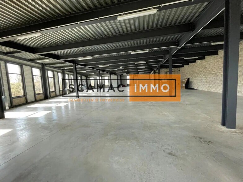 Local d'activités dans Tremblay-en-France à vendre - Photo de l’immeuble – Image 3 sur 5