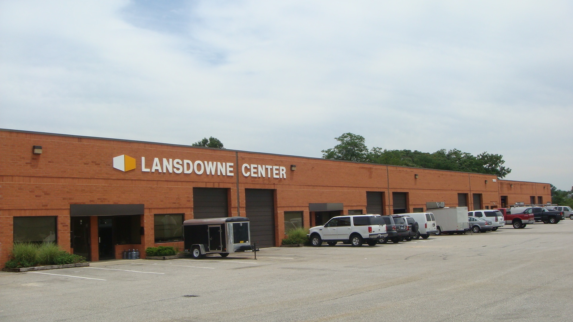 1900 Lansdowne Rd, Lansdowne, MD à louer Photo de l’immeuble– Image 1 sur 1