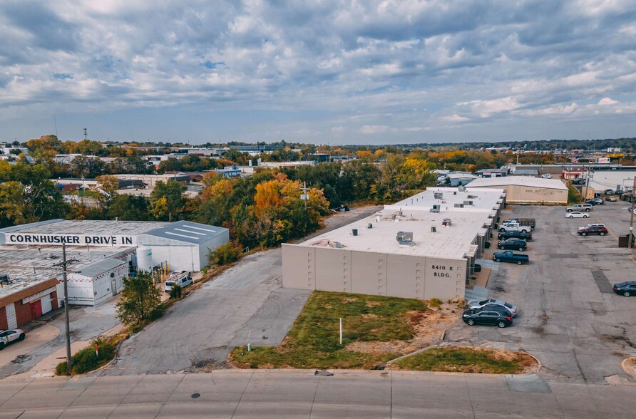 8410 K St, Omaha, NE à louer - Photo de l’immeuble – Image 3 sur 6