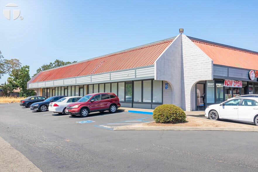 9555 Folsom Blvd, Sacramento, CA à louer - Photo de l’immeuble – Image 1 sur 10