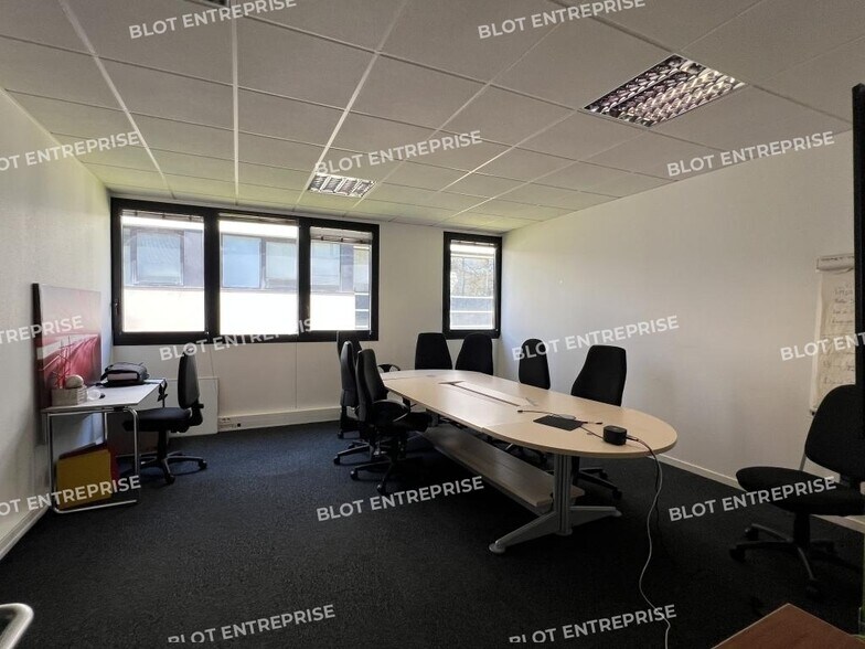 Bureau dans Rennes à louer - Photo de l’immeuble – Image 2 sur 10