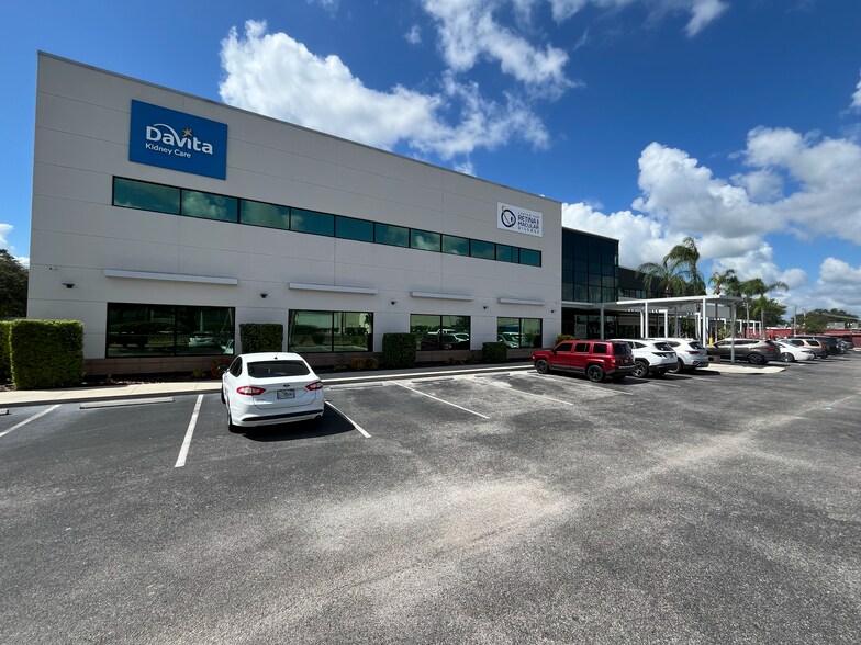 250 Avenue K SW, Winter Haven, FL à louer - Photo de l’immeuble – Image 2 sur 21