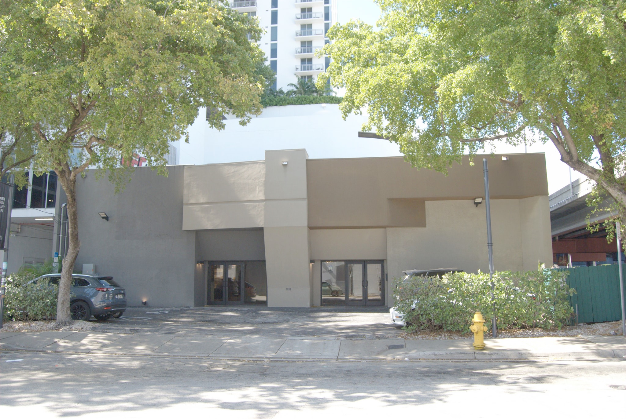 3630 NE 1st Ct, Miami, FL à louer Photo principale– Image 1 sur 14