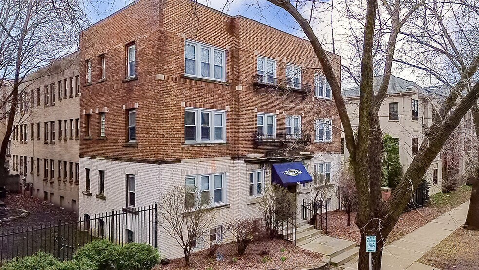 Marquee Place portefeuille de 5 biens à vendre sur LoopNet.fr - Photo de l’immeuble – Image 3 sur 7