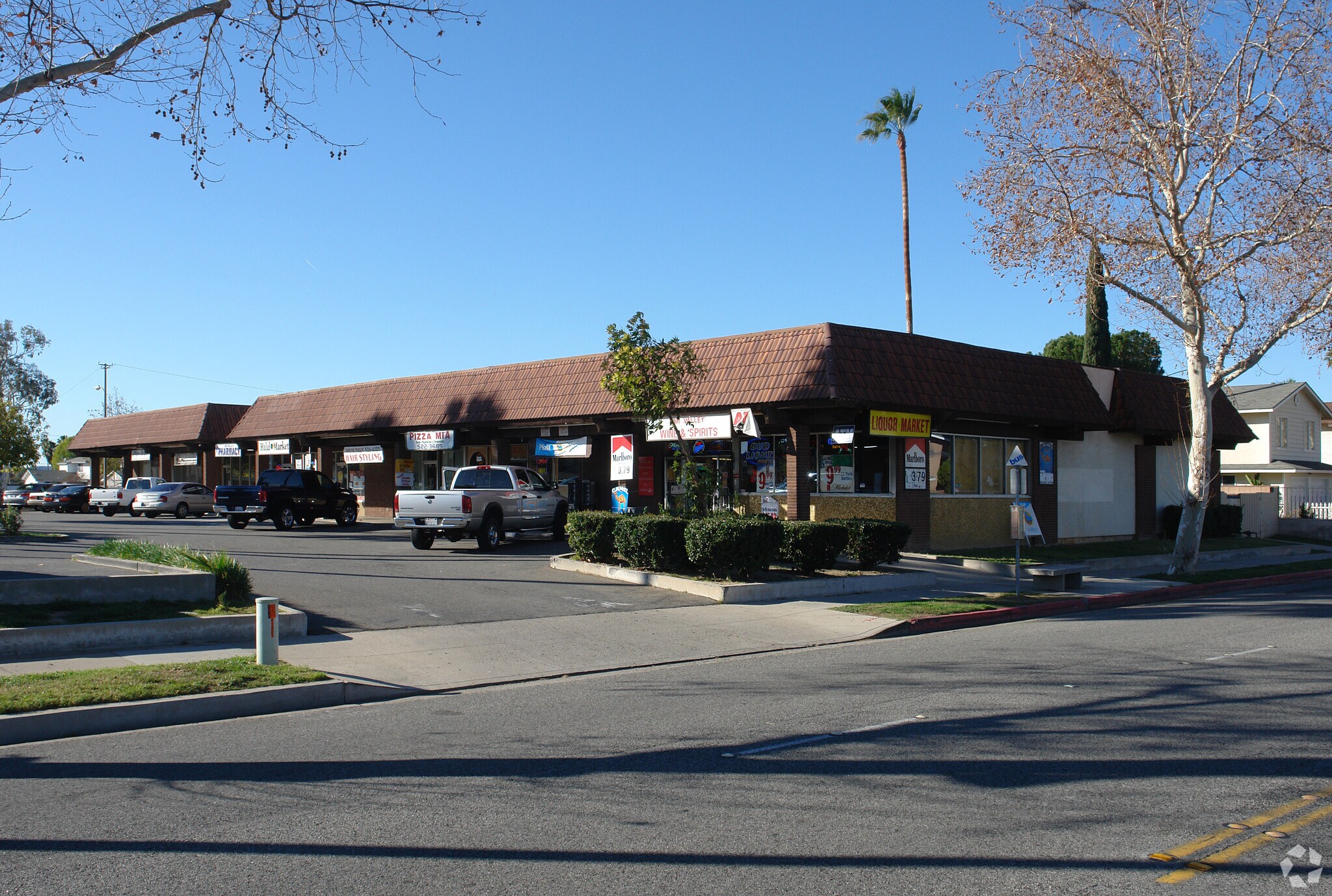 2509-2539 Royal Ave, Simi Valley, CA à louer Photo de l’immeuble– Image 1 sur 4