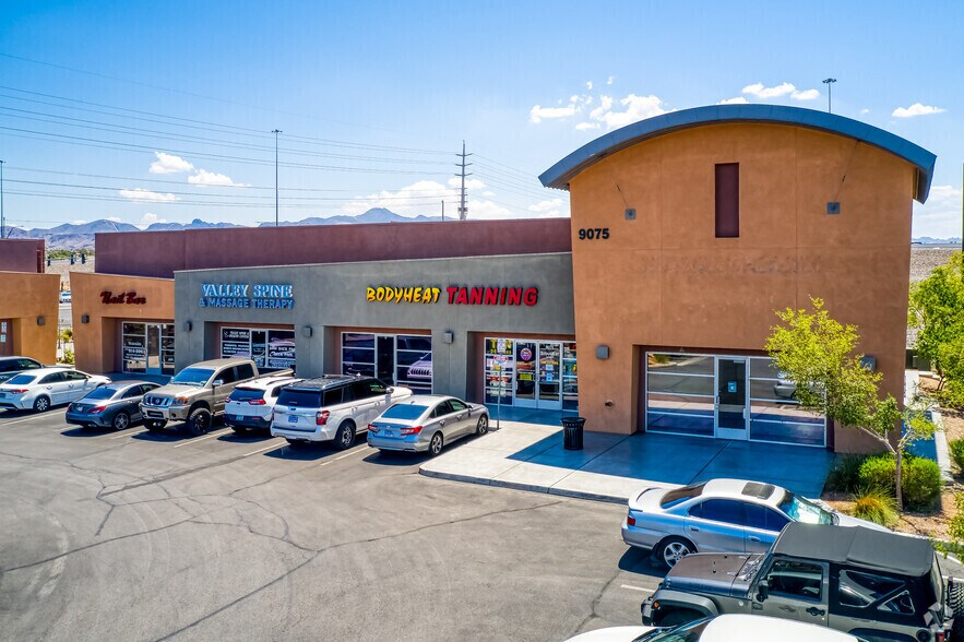 8975 S Eastern Ave, Las Vegas, NV à louer - Photo de l’immeuble – Image 2 sur 6
