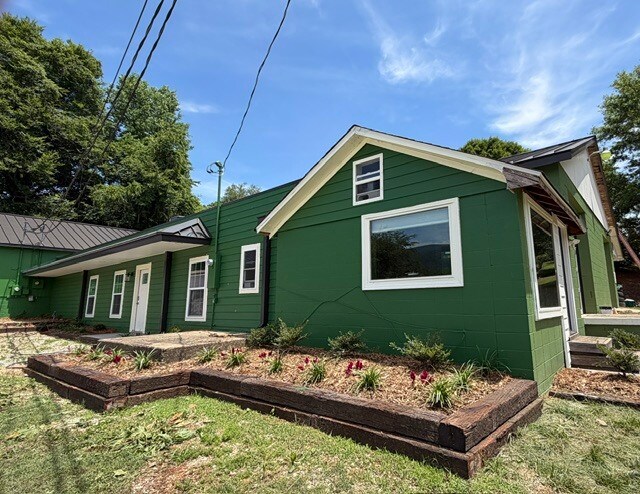 68 Circle Dr, Marion, NC à vendre - Photo de l’immeuble – Image 2 sur 29
