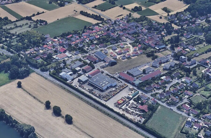 Local d'activités dans Jouy-le-Moutier à vendre - Photo de l’immeuble – Image 1 sur 2