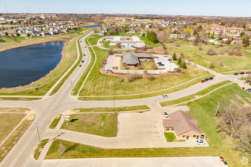 125 W Merle Hibbs Blvd, Marshalltown, IA à vendre - Aérien – Image 3 sur 7