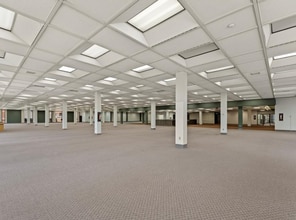 850 Ouellette Ave, Windsor, ON à louer Photo intérieure– Image 2 sur 14