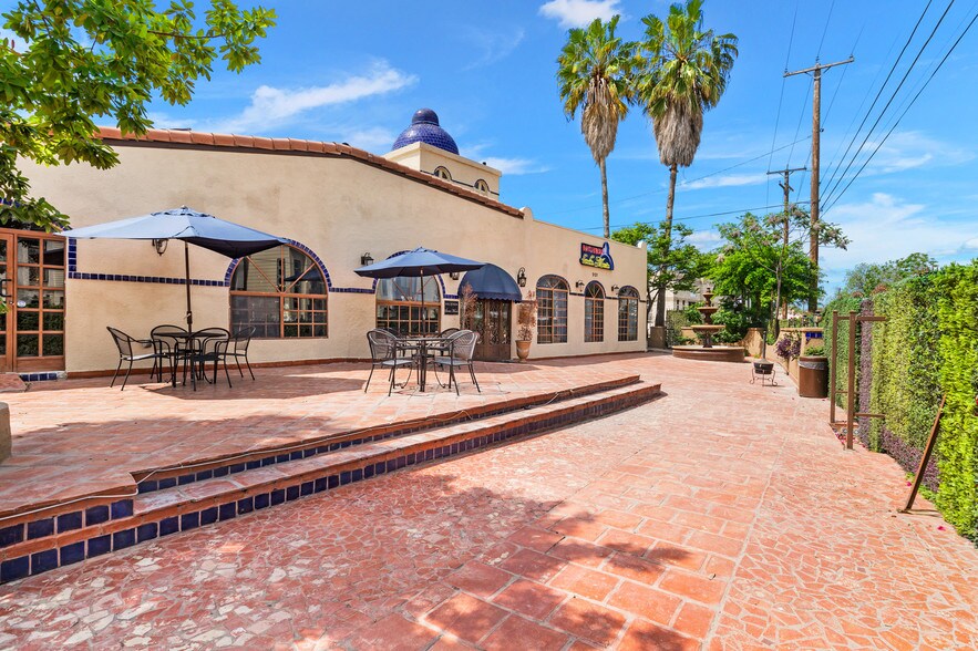 2121 N Saint Marys St, San Antonio, TX à louer - Photo de l’immeuble – Image 2 sur 18