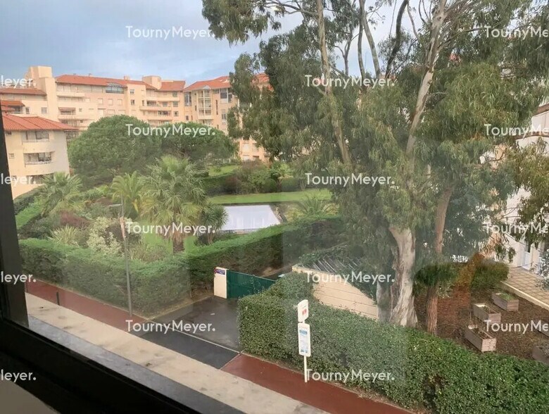 Bureau dans Biarritz à vendre - Photo de l’immeuble – Image 2 sur 9