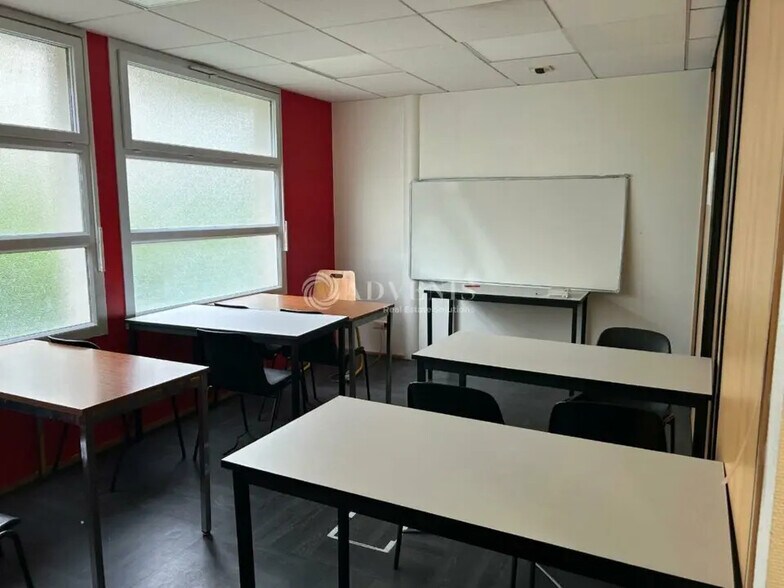 Bureau dans Tours à vendre - Photo intérieure – Image 2 sur 12
