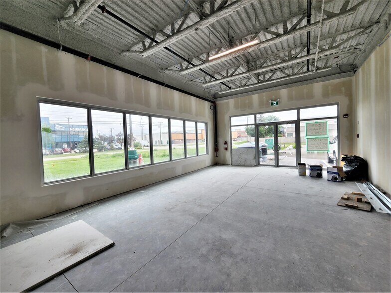 11803 114 Ave NW, Edmonton, AB à louer - Photo de l’immeuble – Image 2 sur 2