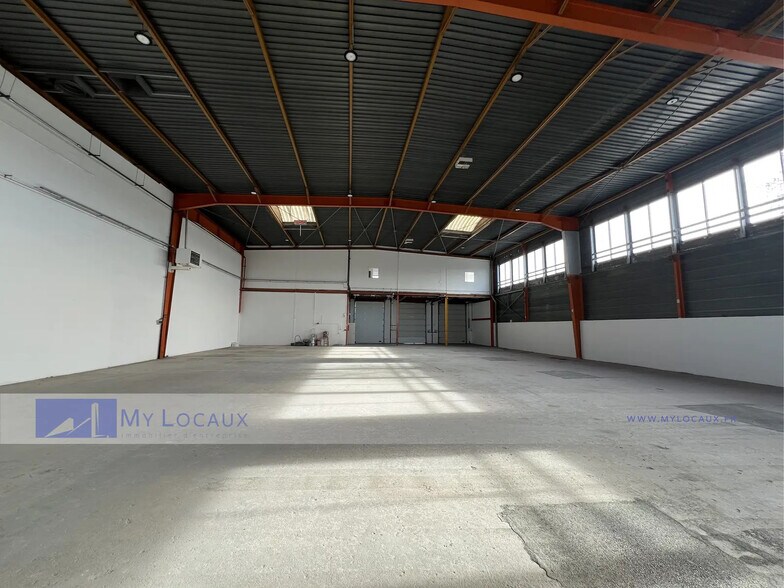 Industriel/Logistique dans SAINT-OUEN-L'AUMONE à louer - Photo de l’immeuble – Image 3 sur 7