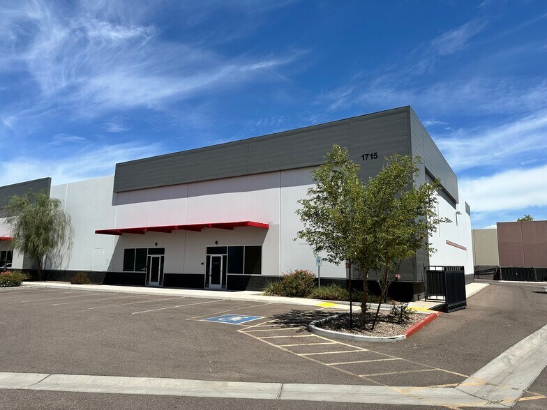 1715 N Rosemont, Mesa, AZ à louer - Photo de l’immeuble – Image 3 sur 17