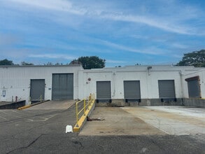 2 Amboy Ave, Woodbridge, NJ à louer Photo de l’immeuble– Image 2 sur 7